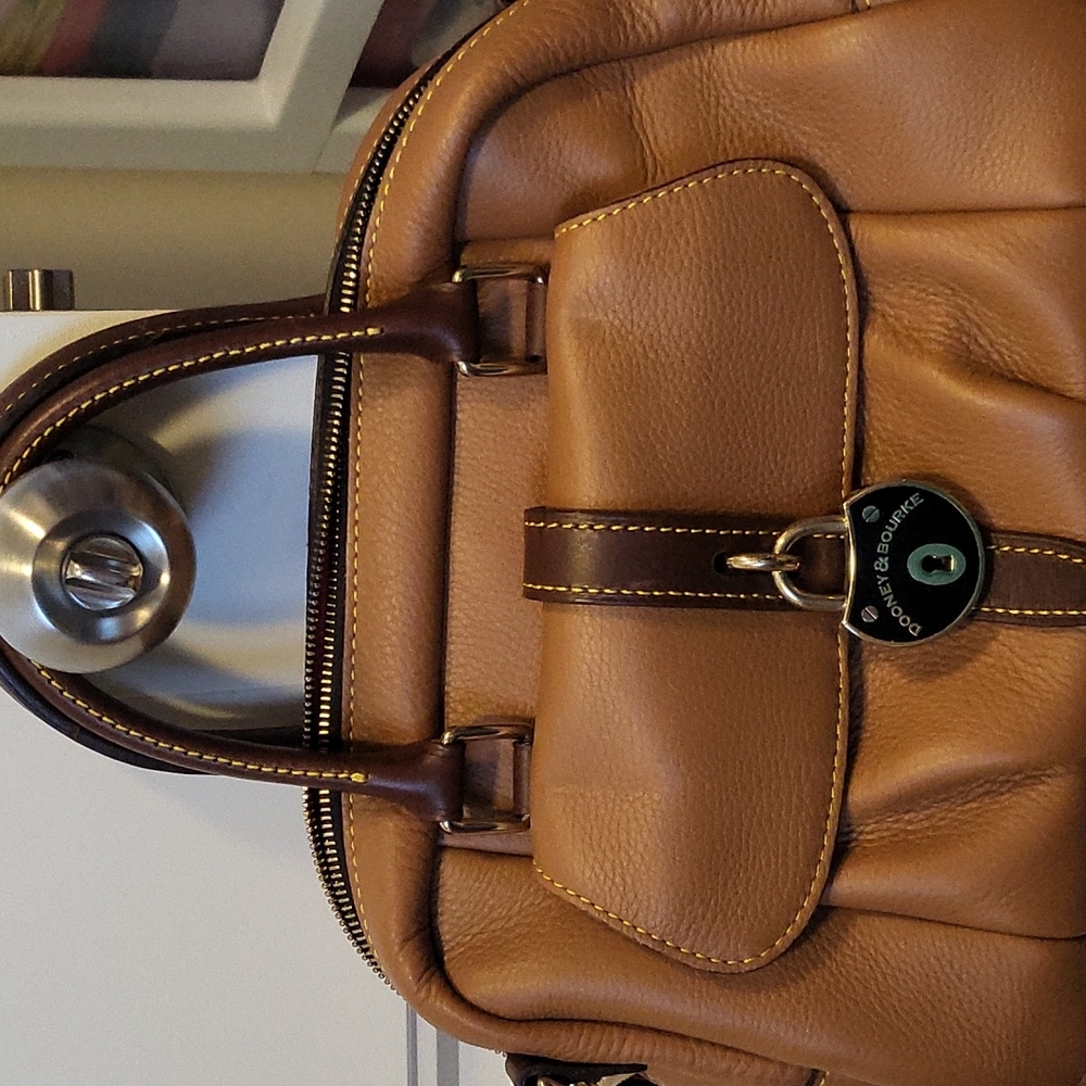 Dooney & Bourke crossbody bag